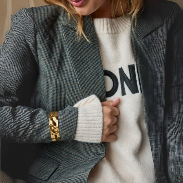 The Valencia Hammered Gold Cuff